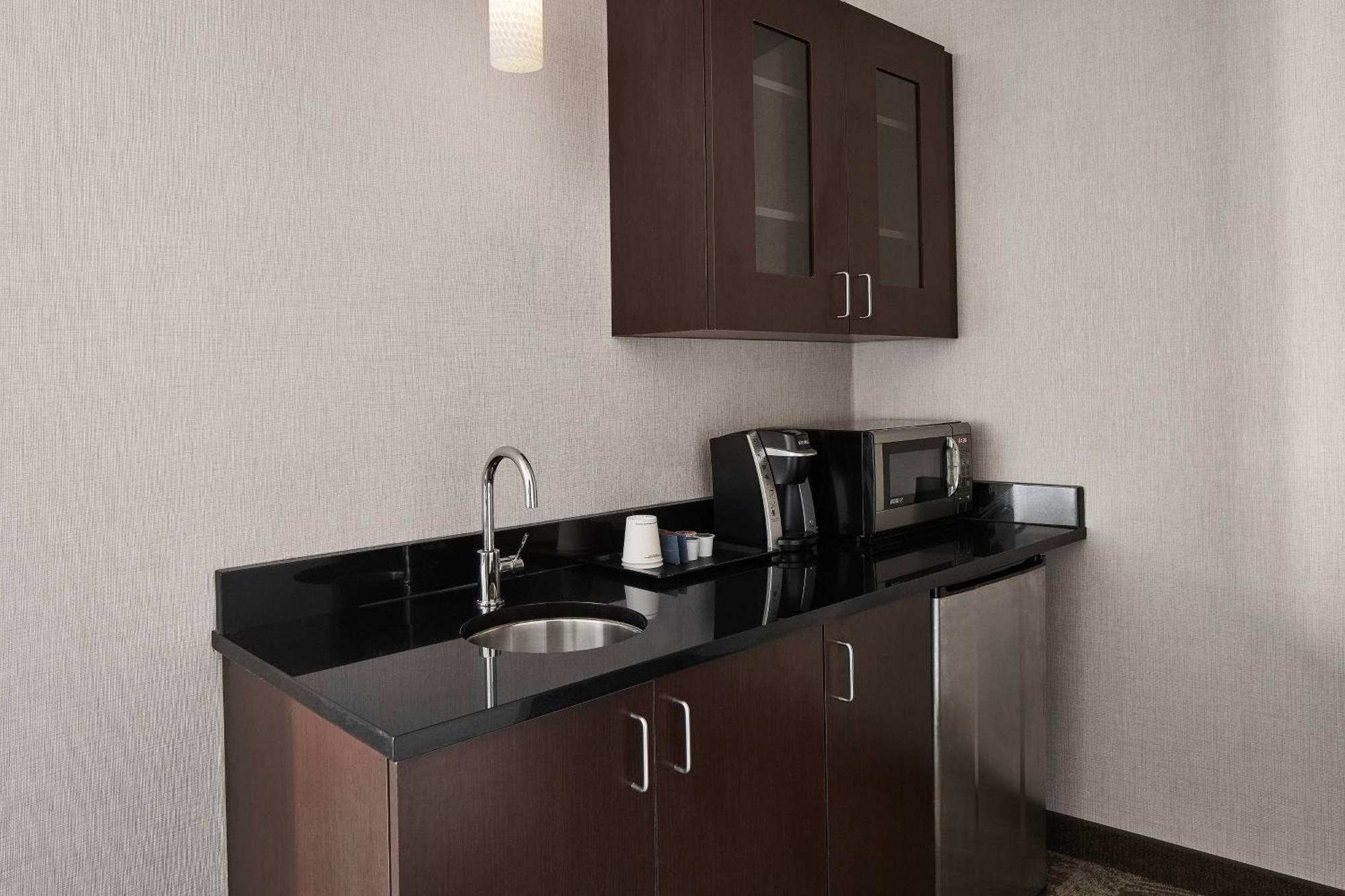 Springhill Suites By Marriott Роанок Экстерьер фото